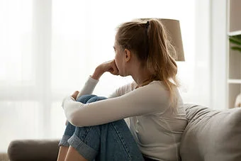 Personne en repli — accompagnement émotionnel par la Méthode TOMATIS®